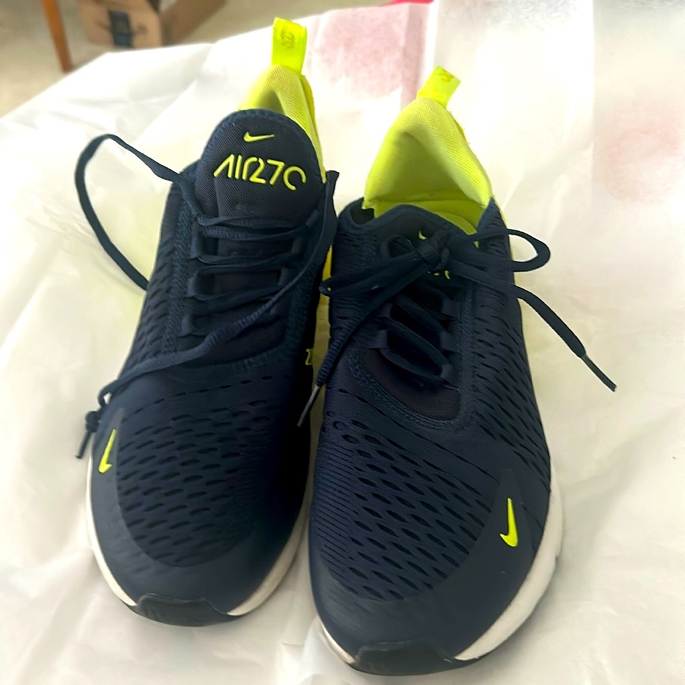 WOMEN’S NAVY & LIME GREEN NIKE AIR MAX 270